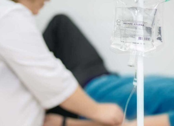 Вывод из запоя на дому: первый шаг к лечению алкоголизма